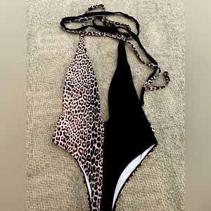 One piece Bathing suit